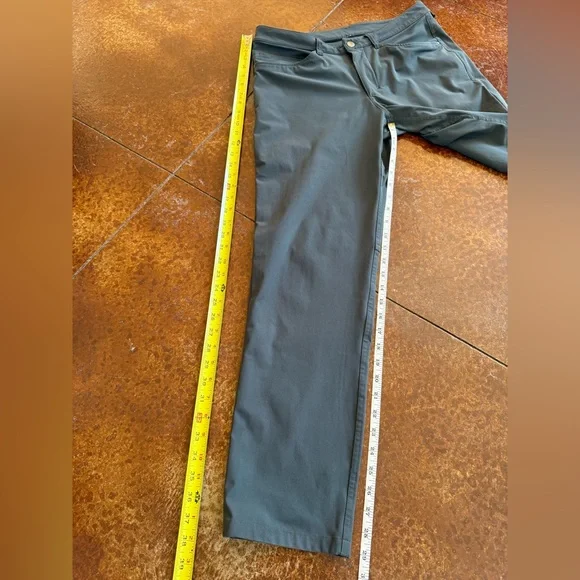 Men’s Lululemon ABC Classic Fit Pant Dark Grey 30” Waist - Picture 4 of 13
